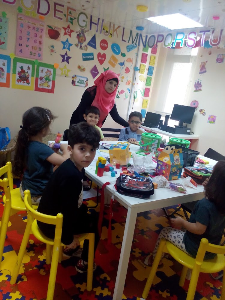 معهد ابن النفيس للغات وتكنولوجيا المعلومات والإدارة  -  أبوظبي