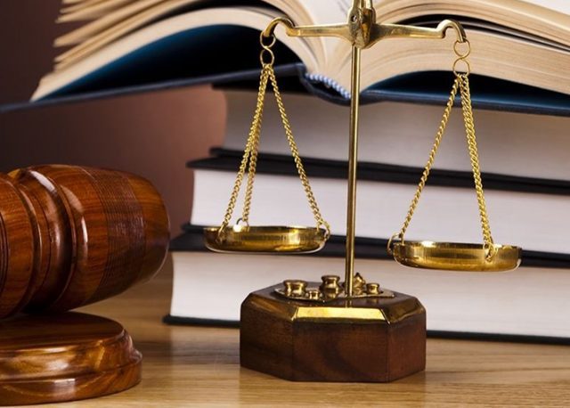 Advisor Legal Lawyer Abu Dhabi مستشار قانوني محامي شاطر في أبوظبي محامي طلاق محامي عقود شركات -  - +971 56 100 5498