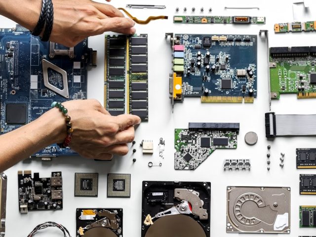 Gadget Land Computer -  - +971 50 706 7170