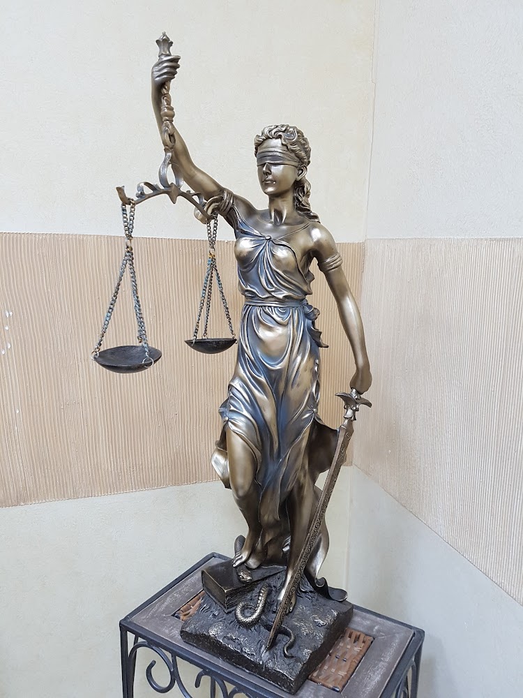 إيمان سبت للمحاماة والاستشارات القانونية - الشارقة