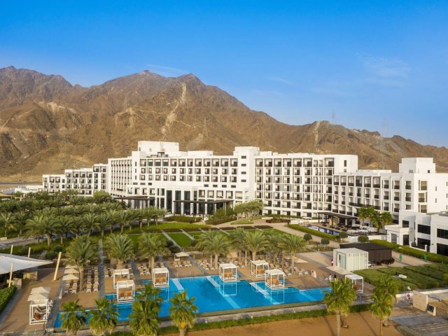 منتجع إنتركونتيننتال الفجيرة ، فندق آي إتش جي - الفجيرة