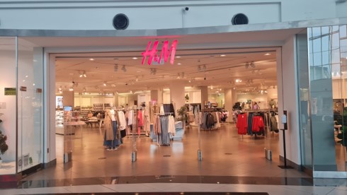 H&M -  - +971 7 226 4925