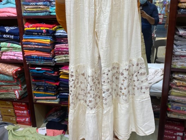 Rolla Cloth Market - Al Gharb - Al Ghuwair - Sharjah