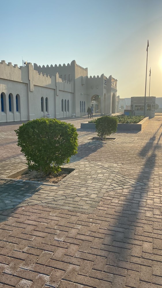 إدارة المرور وترخيص المركبات والسائقين المارة بالشارقة - الشارقة