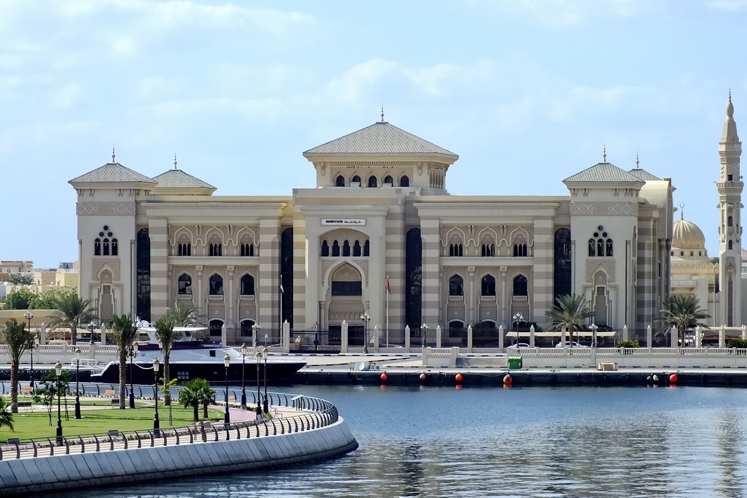 المكتب الإعلامي لحكومة الشارقة - الشارقة