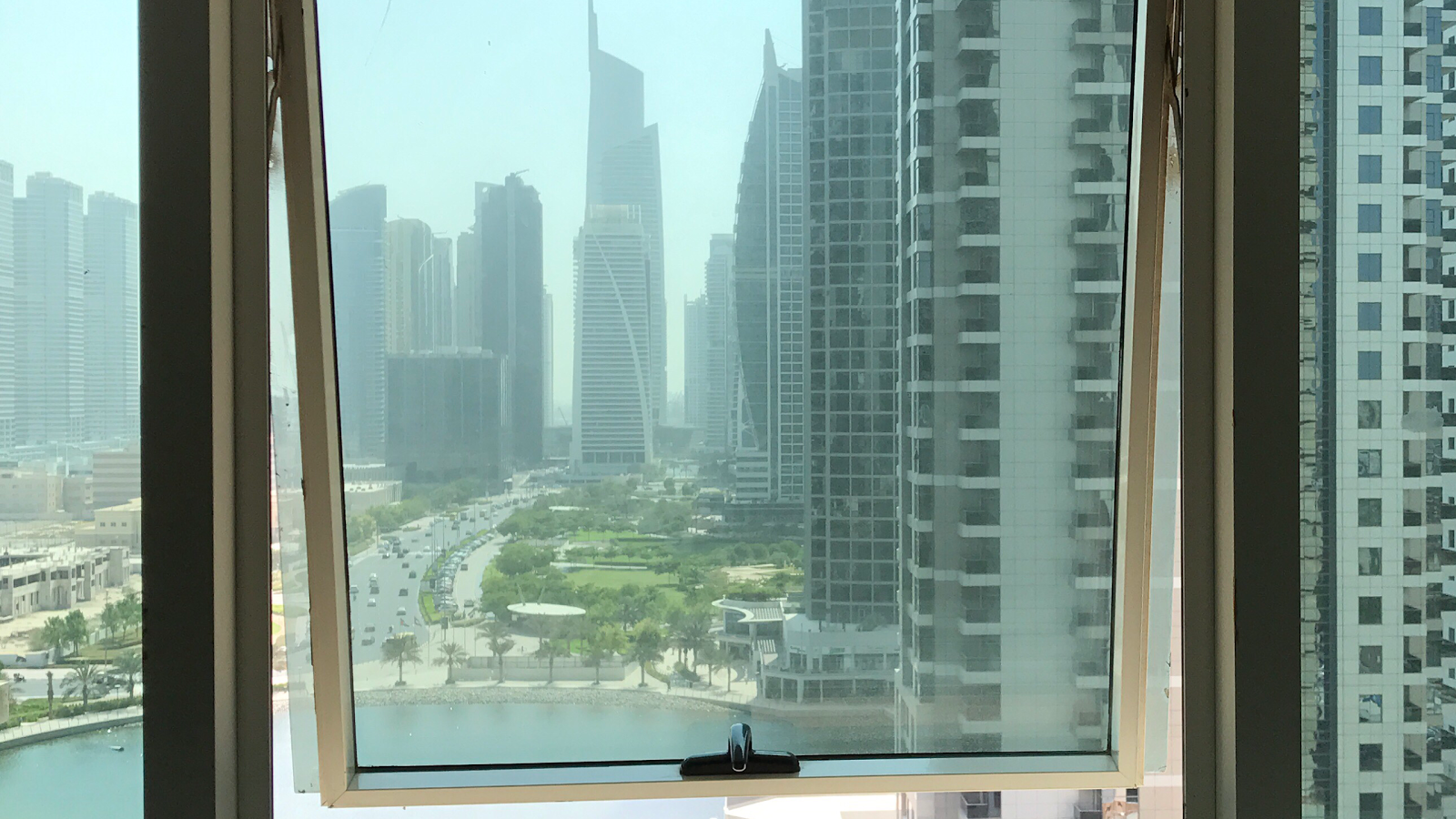 المناطق الحرة في الإمارات العربية المتحدة  -  يونيفرسال للاستشارات  -  دبي