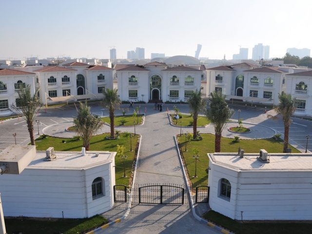 كلية أبوظبي للإدارة  -  أبوظبي