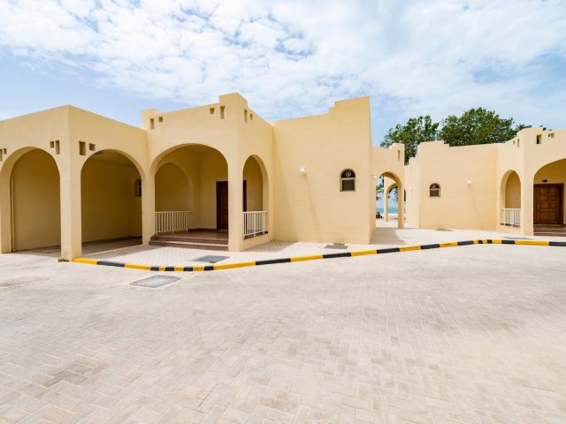 مطعم الشاطئ أم القيوين -  - +971 6 766 6647