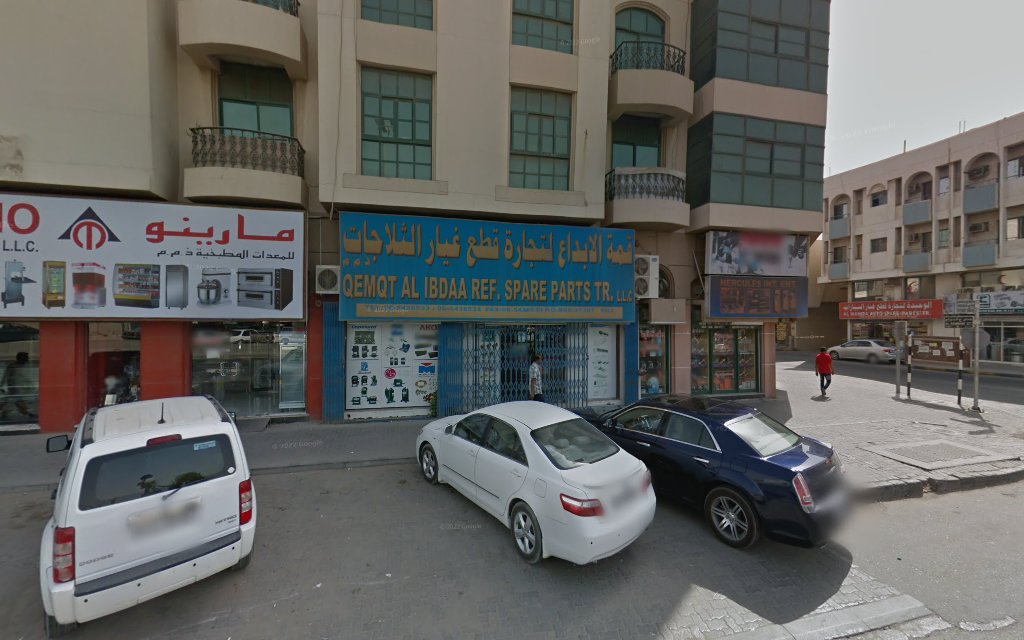 سوق قطع غيار السيارات - الشارقة